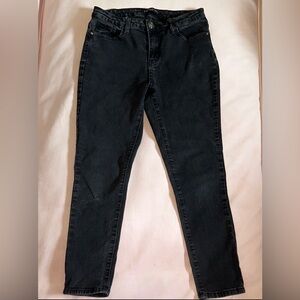 Sleek Black Skinny Jeans for Women